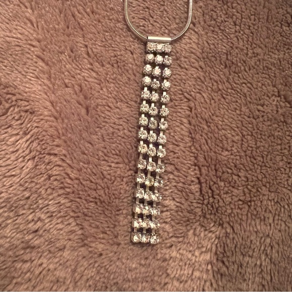 VINTAGE Silver Dangle Necklace with Baguette Fringe Crystal Rhinestone Pendant - Picture 4 of 7